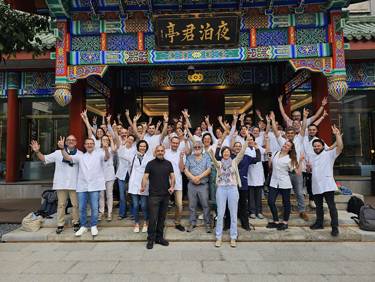 Photo de groupe des stagiaires FLETC début de stage hospitalier en chine